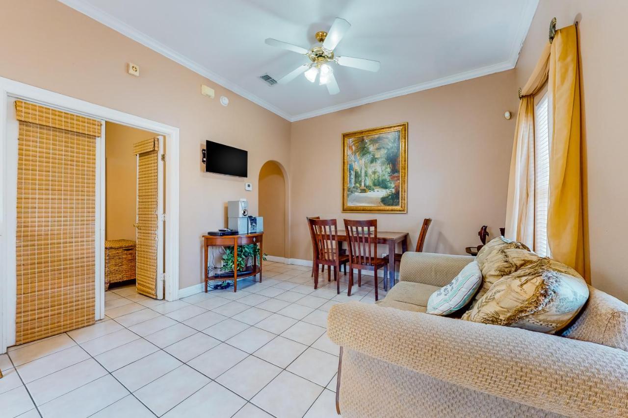 Casa Emilio II Condominiums South Padre Island Room photo